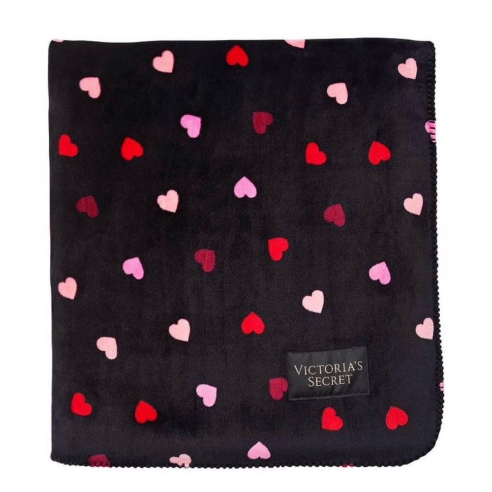 New Victoria’s Secret Heart Throw